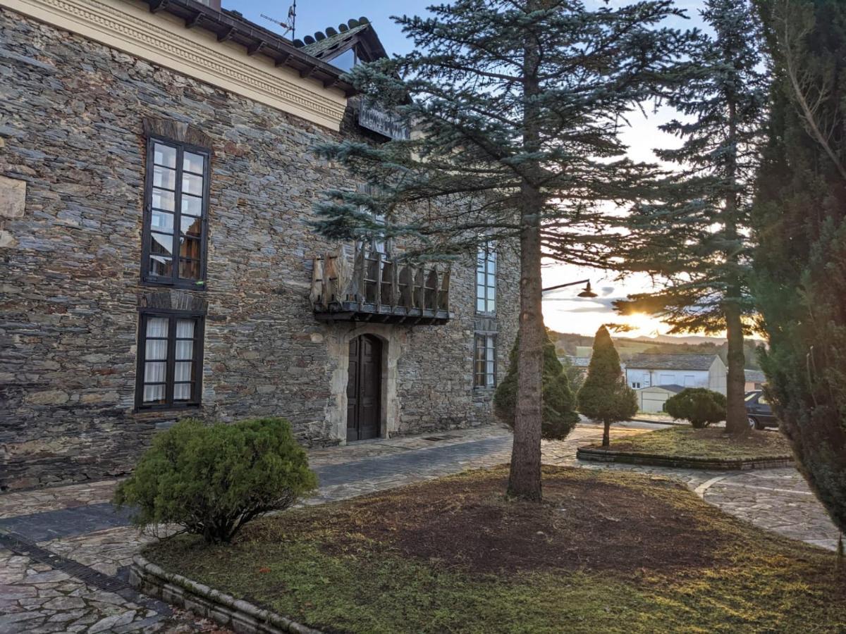 Ahio San Martin, Apartamentos Rurales Casa De La Villa San Martin de Oscos Buitenkant foto